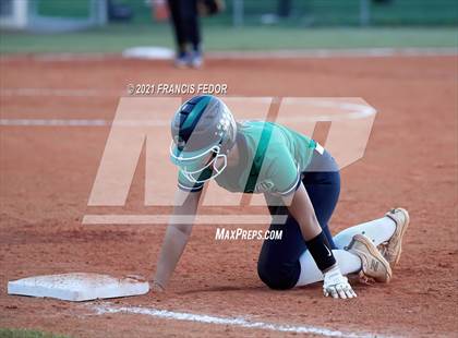 Thumbnail 2 in Sumner vs. Blake photogallery.