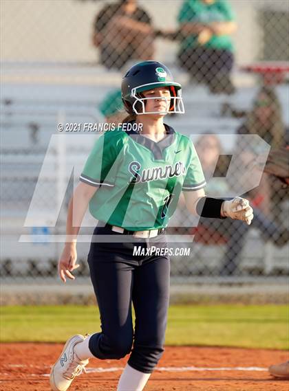 Thumbnail 2 in Sumner vs. Blake photogallery.