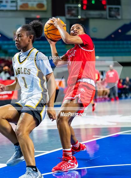 Thumbnail 1 in Greenville vs Greenwood (SCHSL 5A Div 2 Semifinal) photogallery.