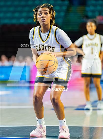 Thumbnail 3 in Greenville vs Greenwood (SCHSL 5A Div 2 Semifinal) photogallery.