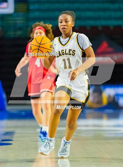 Thumbnail 2 in Greenville vs Greenwood (SCHSL 5A Div 2 Semifinal) photogallery.