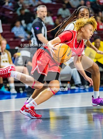 Thumbnail 3 in Greenville vs Greenwood (SCHSL 5A Div 2 Semifinal) photogallery.