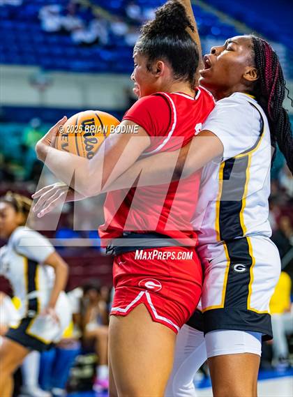 Thumbnail 3 in Greenville vs Greenwood (SCHSL 5A Div 2 Semifinal) photogallery.