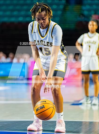 Thumbnail 2 in Greenville vs Greenwood (SCHSL 5A Div 2 Semifinal) photogallery.