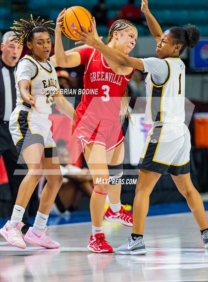 Thumbnail 2 in Greenville vs Greenwood (SCHSL 5A Div 2 Semifinal) photogallery.