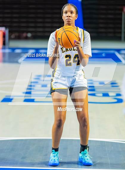 Thumbnail 3 in Greenville vs Greenwood (SCHSL 5A Div 2 Semifinal) photogallery.