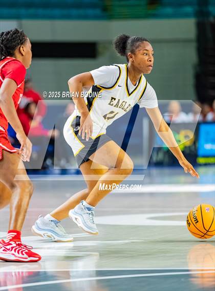 Thumbnail 2 in Greenville vs Greenwood (SCHSL 5A Div 2 Semifinal) photogallery.