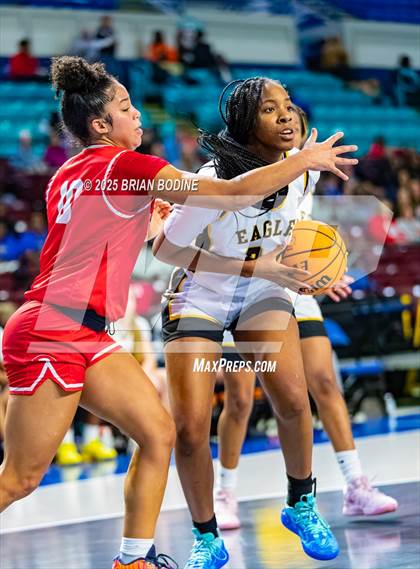Thumbnail 2 in Greenville vs Greenwood (SCHSL 5A Div 2 Semifinal) photogallery.