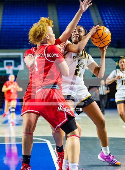 Thumbnail 2 in Greenville vs Greenwood (SCHSL 5A Div 2 Semifinal) photogallery.