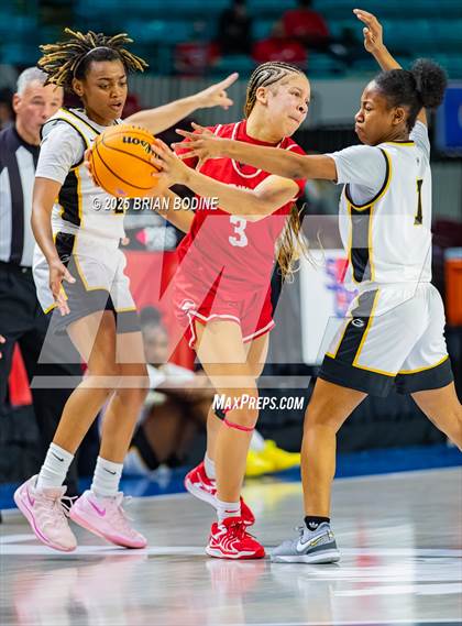 Thumbnail 3 in Greenville vs Greenwood (SCHSL 5A Div 2 Semifinal) photogallery.