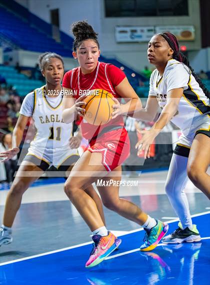 Thumbnail 2 in Greenville vs Greenwood (SCHSL 5A Div 2 Semifinal) photogallery.