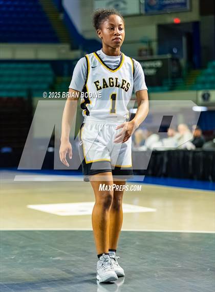 Thumbnail 3 in Greenville vs Greenwood (SCHSL 5A Div 2 Semifinal) photogallery.