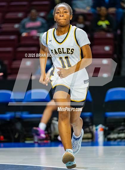 Thumbnail 3 in Greenville vs Greenwood (SCHSL 5A Div 2 Semifinal) photogallery.