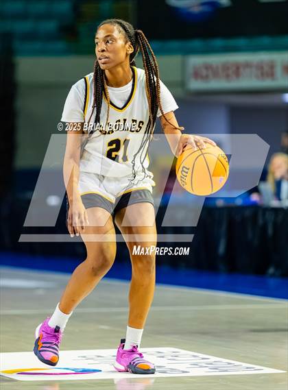 Thumbnail 2 in Greenville vs Greenwood (SCHSL 5A Div 2 Semifinal) photogallery.