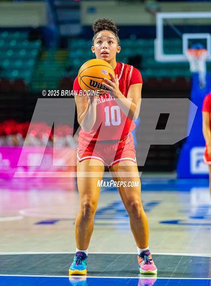 Thumbnail 3 in Greenville vs Greenwood (SCHSL 5A Div 2 Semifinal) photogallery.