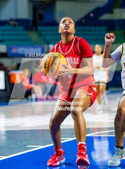 Thumbnail 3 in Greenville vs Greenwood (SCHSL 5A Div 2 Semifinal) photogallery.