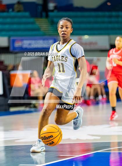 Thumbnail 3 in Greenville vs Greenwood (SCHSL 5A Div 2 Semifinal) photogallery.