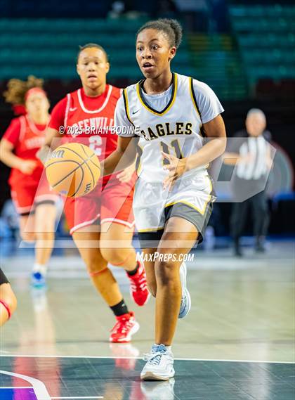 Thumbnail 1 in Greenville vs Greenwood (SCHSL 5A Div 2 Semifinal) photogallery.