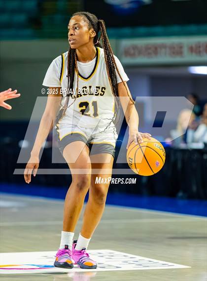 Thumbnail 3 in Greenville vs Greenwood (SCHSL 5A Div 2 Semifinal) photogallery.
