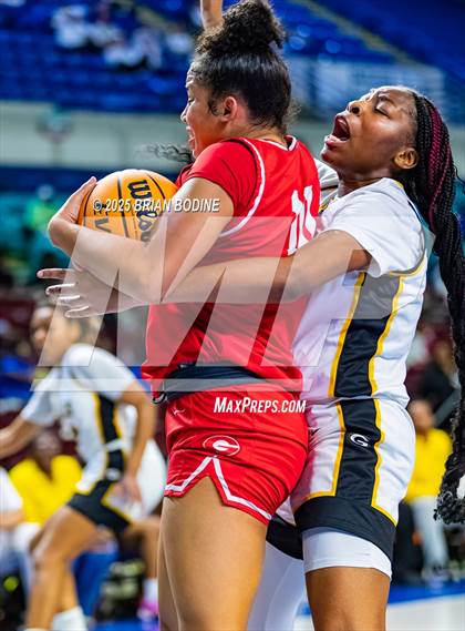 Thumbnail 3 in Greenville vs Greenwood (SCHSL 5A Div 2 Semifinal) photogallery.