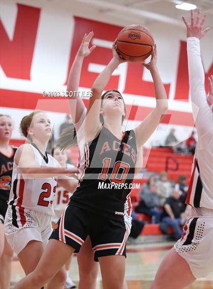 Thumbnail 2 in Amanda-Clearcreek @ Logan Elm photogallery.