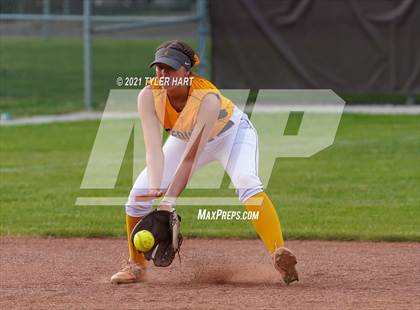 Thumbnail 2 in Speedway vs. Cascade (Sectional Semifinal) photogallery.