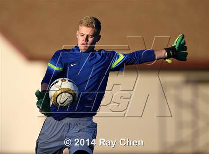 Thumbnail 2 in Durango vs. Littleton (CHSAA 4A Round of 16) photogallery.