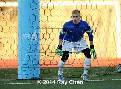 Thumbnail 2 in Durango vs. Littleton (CHSAA 4A Round of 16) photogallery.