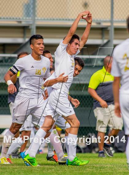 Thumbnail 1 in Rivera vs. Lopez (UIL 5A Regional Finals) photogallery.