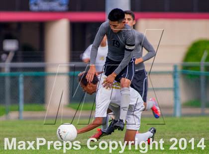 Thumbnail 1 in Rivera vs. Lopez (UIL 5A Regional Finals) photogallery.
