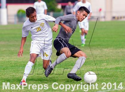 Thumbnail 2 in Rivera vs. Lopez (UIL 5A Regional Finals) photogallery.