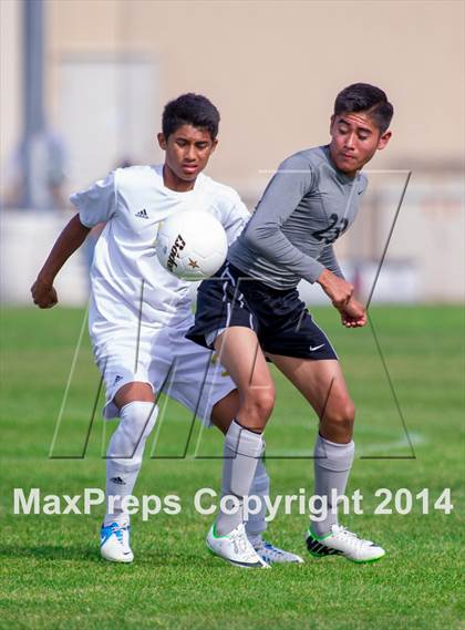 Thumbnail 2 in Rivera vs. Lopez (UIL 5A Regional Finals) photogallery.