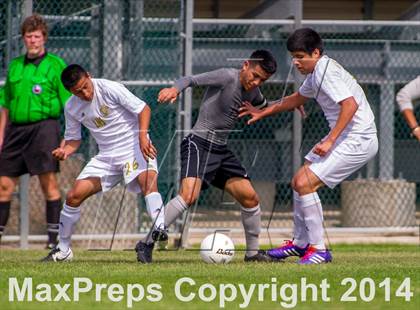 Thumbnail 2 in Rivera vs. Lopez (UIL 5A Regional Finals) photogallery.