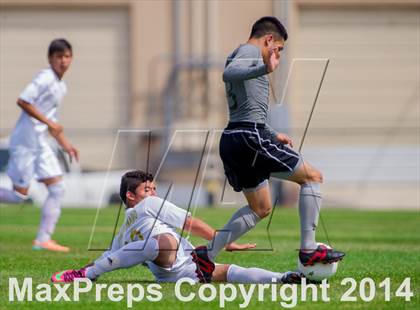 Thumbnail 1 in Rivera vs. Lopez (UIL 5A Regional Finals) photogallery.