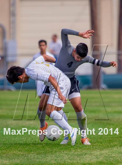 Thumbnail 2 in Rivera vs. Lopez (UIL 5A Regional Finals) photogallery.
