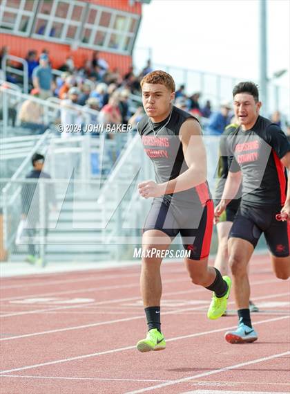 Thumbnail 3 in Fernley Invitational (4X200M Relay) photogallery.