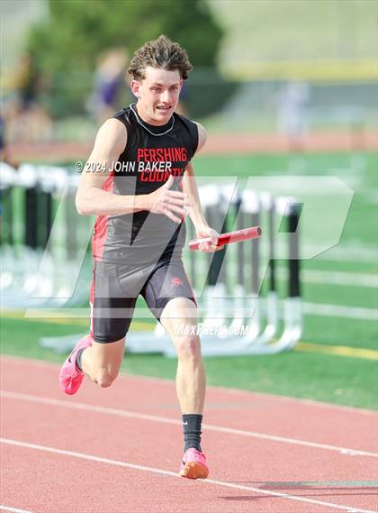 Thumbnail 2 in Fernley Invitational (4X200M Relay) photogallery.