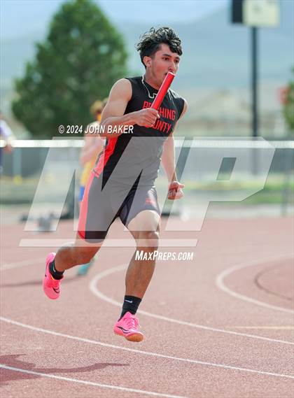 Thumbnail 1 in Fernley Invitational (4X200M Relay) photogallery.