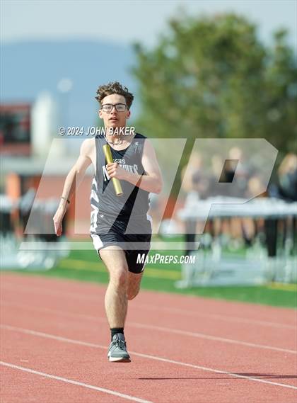 Thumbnail 1 in Fernley Invitational (4X200M Relay) photogallery.