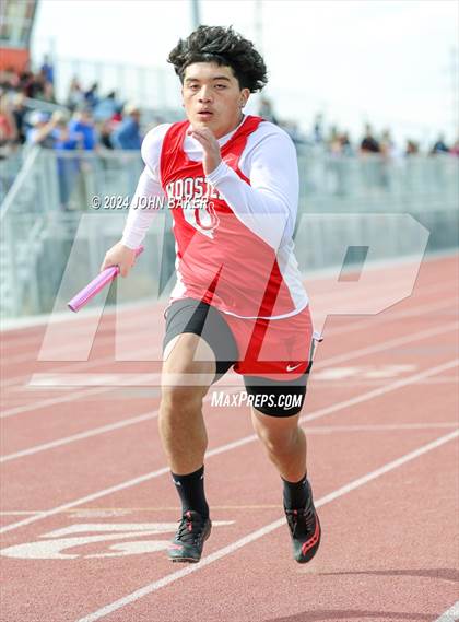 Thumbnail 1 in Fernley Invitational (4X200M Relay) photogallery.