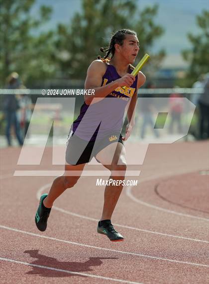 Thumbnail 3 in Fernley Invitational (4X200M Relay) photogallery.