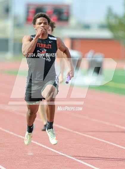 Thumbnail 3 in Fernley Invitational (4X200M Relay) photogallery.
