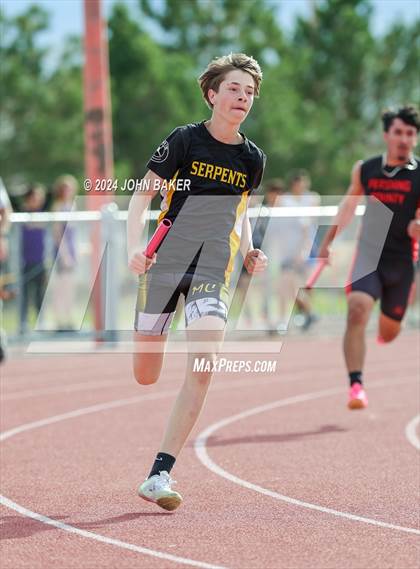 Thumbnail 2 in Fernley Invitational (4X200M Relay) photogallery.