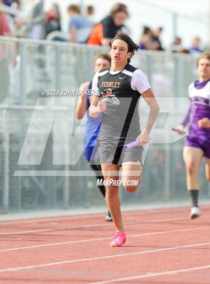 Thumbnail 1 in Fernley Invitational (4X200M Relay) photogallery.