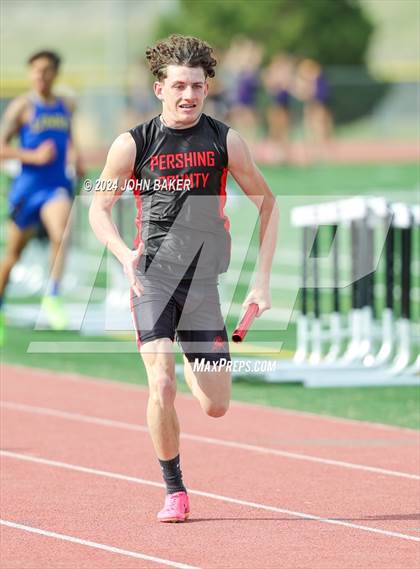 Thumbnail 1 in Fernley Invitational (4X200M Relay) photogallery.