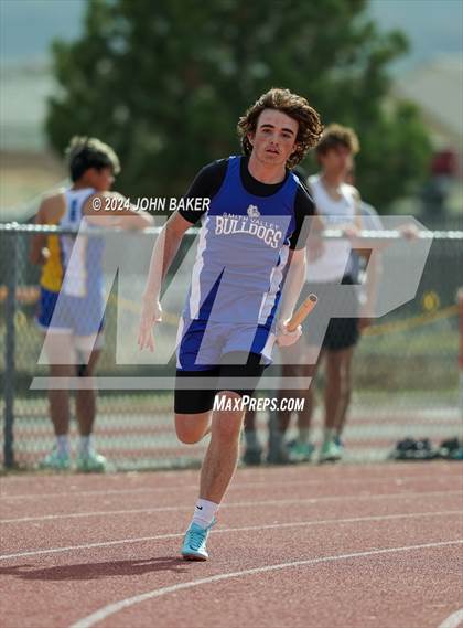 Thumbnail 1 in Fernley Invitational (4X200M Relay) photogallery.