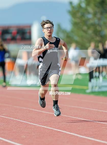 Thumbnail 3 in Fernley Invitational (4X200M Relay) photogallery.