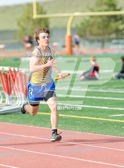 Thumbnail 1 in Fernley Invitational (4X200M Relay) photogallery.