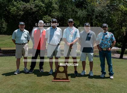 Thumbnail 2 in UIL Golf 1A Boys Final (Awards) photogallery.