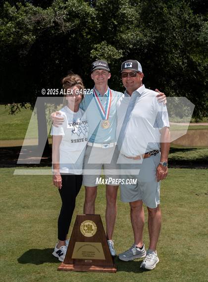 Thumbnail 3 in UIL Golf 1A Boys Final (Awards) photogallery.